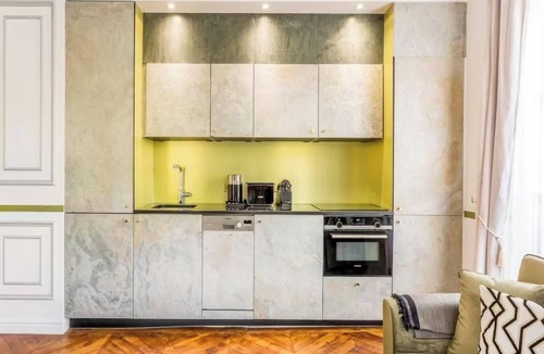 Les Halles Apartment | LOUVRE,NOTRE DAME-EXPLORE THE CITY'S ICONIC LANDMARKS, JUST MINUTES AWAY ON FOOT