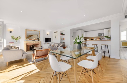 Palais-Royal Apartment | Louvre/Palais Royal Three Bedroom Duplex