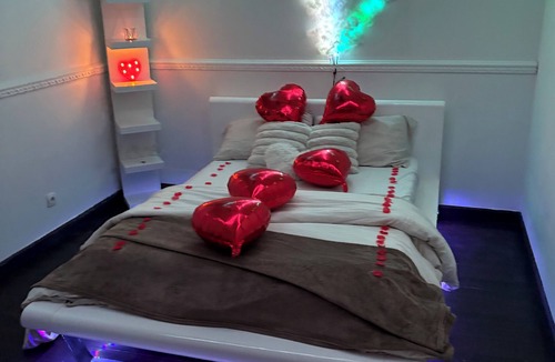 Le Blanc-Mesnil House | Love room ❤️
