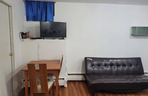 Queens Apartment | Lovely 1 bedroom apartment with AC in Queens