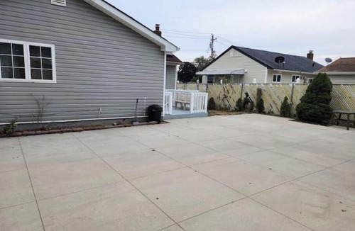 Amityville Apartment | Lovely 1-Bedroom Apt With King Bed, 55” Smart Tv.