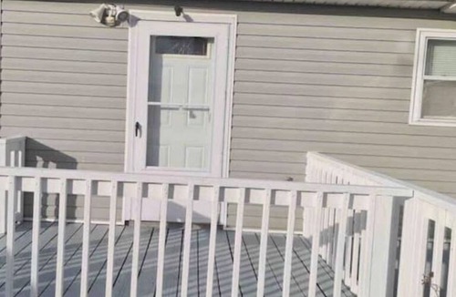 Amityville Apartment | Lovely 1-Bedroom Apt With King Bed, 55” Smart Tv.
