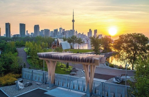 Beaconsfield Village House | Lovely 1-Bedroom New Apartment Downtown