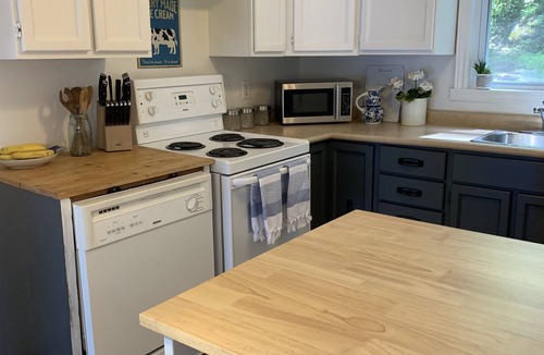 Seguin Cottage | Lovely cozy cottage on north end of Lake Joseph Muskoka