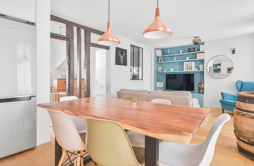 Vincennes Apartment | Lovely Duplex Near Château/Paris/Disney