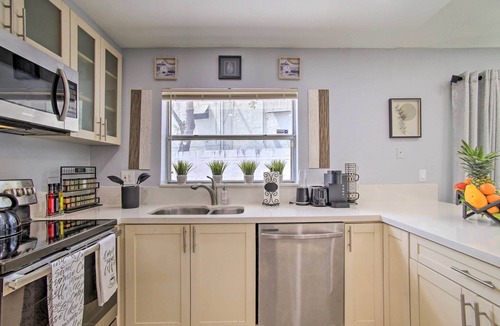 Lauderhill House | Lovely Lauderhill Retreat < 12 Mi to Beach!