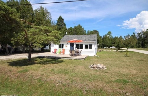 South Bruce Peninsula Cottage | Lovely Little Cottage