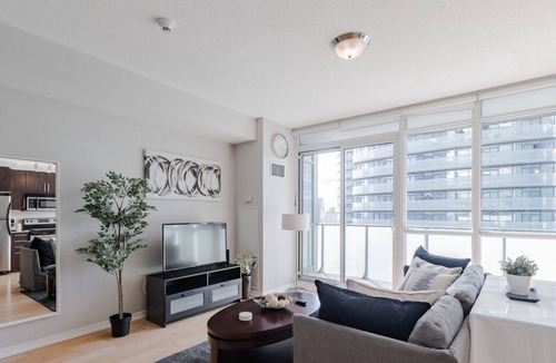 Financial District Apartment | Lovely one-bedroom condo in the heart of the city.