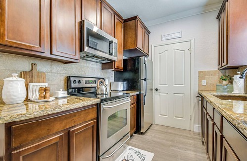 North Scottsdale Condo | Lovely Scottsdale Retreat: Pool & Hot Tub Access!
