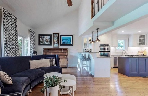 Whitchurch-Stouffville House | Lovely views, magnificent sunsets from inside, decks and dock