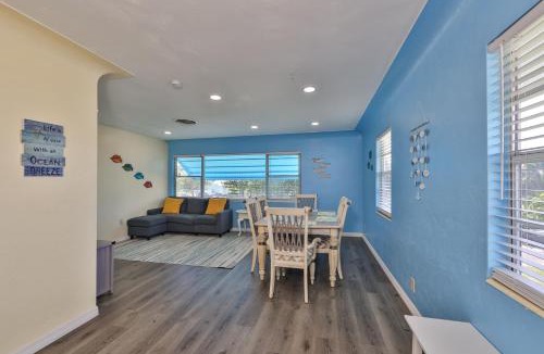 Gulfport Apartment | Lovely vacation home 1 block from beach & downtown Gulfport