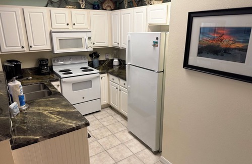 Navarre Beach Condo | LOWER TEMPS/LOWEST POSTED PRICES - NOW! - THROUGH END OF YEAR! DIRECTLY ON GULF!