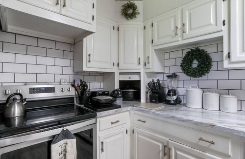 Loysville House | Loysville Charm Meets Cabin 3-Bedroom with A/C, Fitness Room & peaceful Living