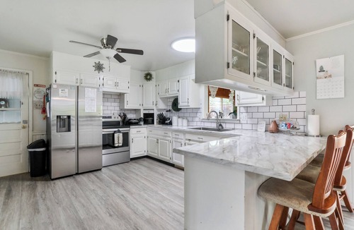 Loysville House | Loysville Charm Meets Cabin 3-Bedroom with A/C, Fitness Room & peaceful Living