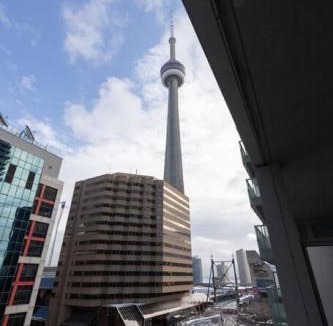 Toronto Entertainment District House | LUX 2BR 1BA Steps to CN Tower W Parking included