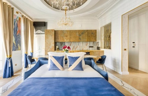 Saint-Gervais Apartment | LUX - IMMERSE YOURSELF IN PARISIAN GRANDEUR WITH THE EXQUISITE - LE MARAIS