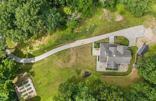 Malvern House | Lux Retreat with Stunning Views & Ultimate comfort