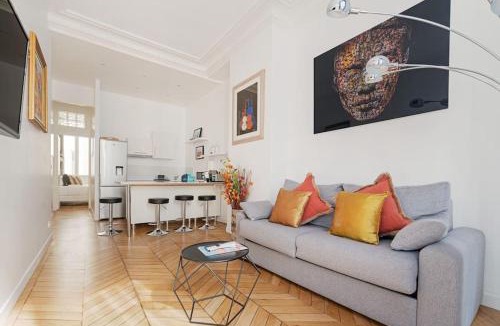 Palais-Royal Apartment | Luxe 1-BR Gem Louvre & Opera