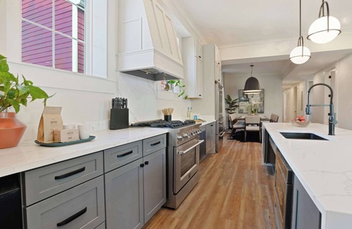 Faubourg Lafayette Hotel | Luxe 19BR Suit | Private Backyard with Pool