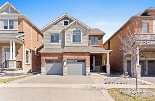 Halton Regional Municipality House | Luxe 6 Bed Home | Lion Safari | Ping Pong | Falls