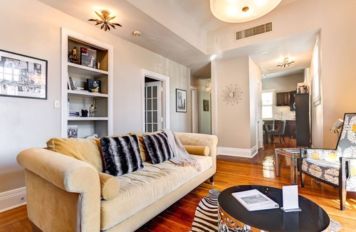 Faubourg Livaudais Bed & Breakfast | Luxe Balcony Views of New Orleans Garden District