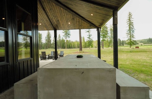 Chattaroy House | Luxe Nordic Barndominium Retreat at Black Pine