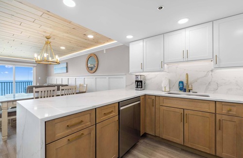 North Ocean City Condo | Luxe Oceanfront Penthouse | Pool, Hot Tub & Deck