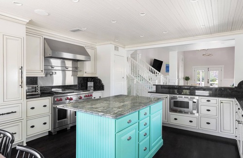 Crystal Shores House | Luxe Villa near Beach, Pool + HotTub, Chef's Kitchen | Woodward Way by AvantStay