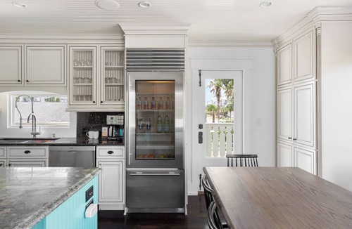Crystal Shores House | Luxe Villa near Beach, Pool + HotTub, Chef's Kitchen | Woodward Way by AvantStay