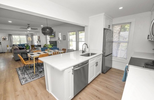 Dixieland House | Luxurious 3BR Downtown Lakeland