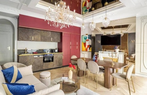 Bonne-Nouvelle Apartment | Luxurious 4-Bedroom Apartment Between Louvre and Marais District
