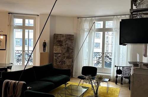 Quartier du Gros-Caillou Apartment | Luxurious Architect-Renovated Apartment in Paris 7th-just 1 block from the Seine