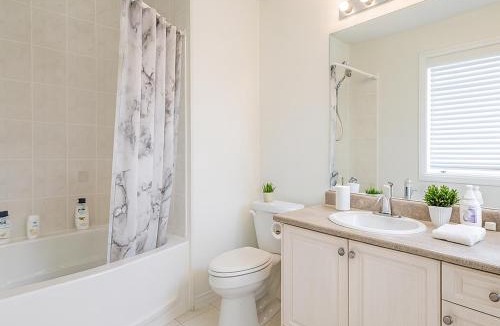 Markham House | Luxurious Detached Master BR