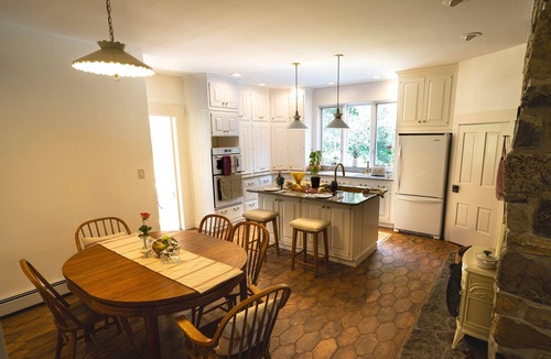State College House | Luxurious Farmhouse - 8 mins to Beaver Stadium