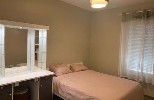 Bondy Apartment | Luxurious Flat in Bondy, (In front of the Train station)