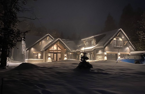 Markdale House | Luxurious lakeside new build nestled in the tree's. Only 1.5 hours from Toronto!