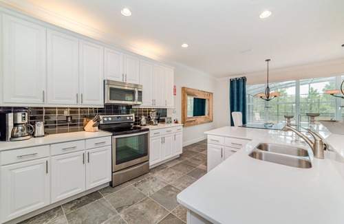 Davenport House | 🏡✨ Luxurious Model Resort Pool Home Near Disney! Perfect for Family Fun!