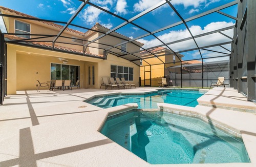 Davenport House | 🏡✨ Luxurious Model Resort Pool Home Near Disney! Perfect for Family Fun!