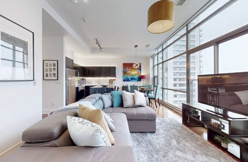 Fort York Condo | Luxurious, modern and convenient lake shore condo on penthouse floor