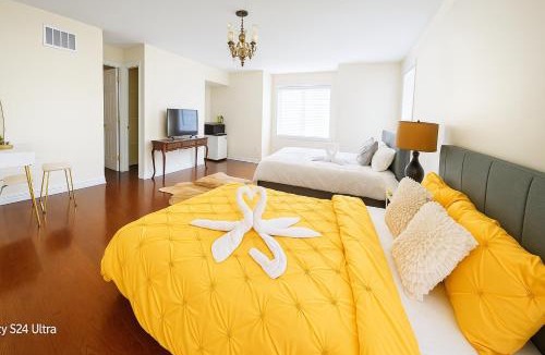Markham House | luxurious Private Master bedroom