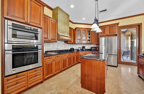 Apache Junction Bed & Breakfast | Luxurious Tuscan-style Villa with magnificent panoramic views.