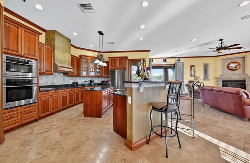 Apache Junction Bed & Breakfast | Luxurious Tuscan-style Villa with magnificent panoramic views.