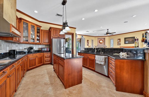 Apache Junction Bed & Breakfast | Luxurious Tuscan-style Villa with magnificent panoramic views.