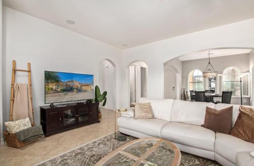 Estrella Mountain Ranch House | Luxurious villa with pool and spa