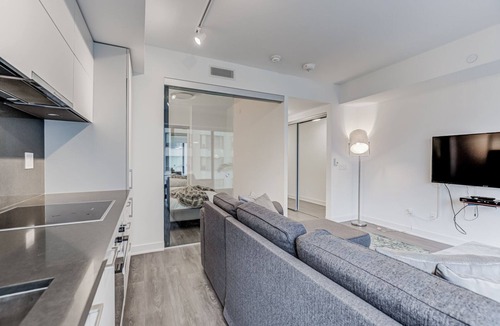 Bloor-Yorkville Condo | Luxurious Yorkville Condo Downtown Toronto 1br/1ba