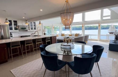 Kingston House | Luxury 1000 Island's Waterfront Home