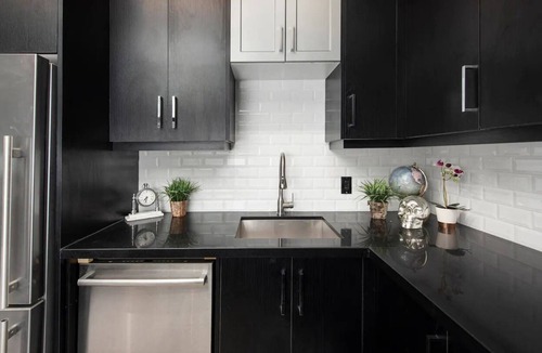 King West Village House | Luxury 2 Bedroom Condo W/ Parking, Budweiser arena