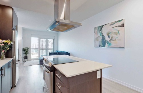 Humber Bay Condo | Luxury 2BDR Private Condo in Lakeshore Toronto