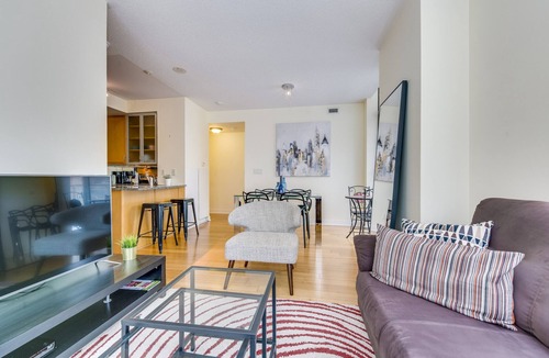 Yorkville Condo | Luxury 2BR Condo in Yorkville with Parking!