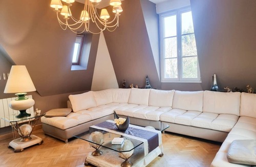 Le Plessis-Robinson Apartment | Luxury 3 bedroom apartment in the city center